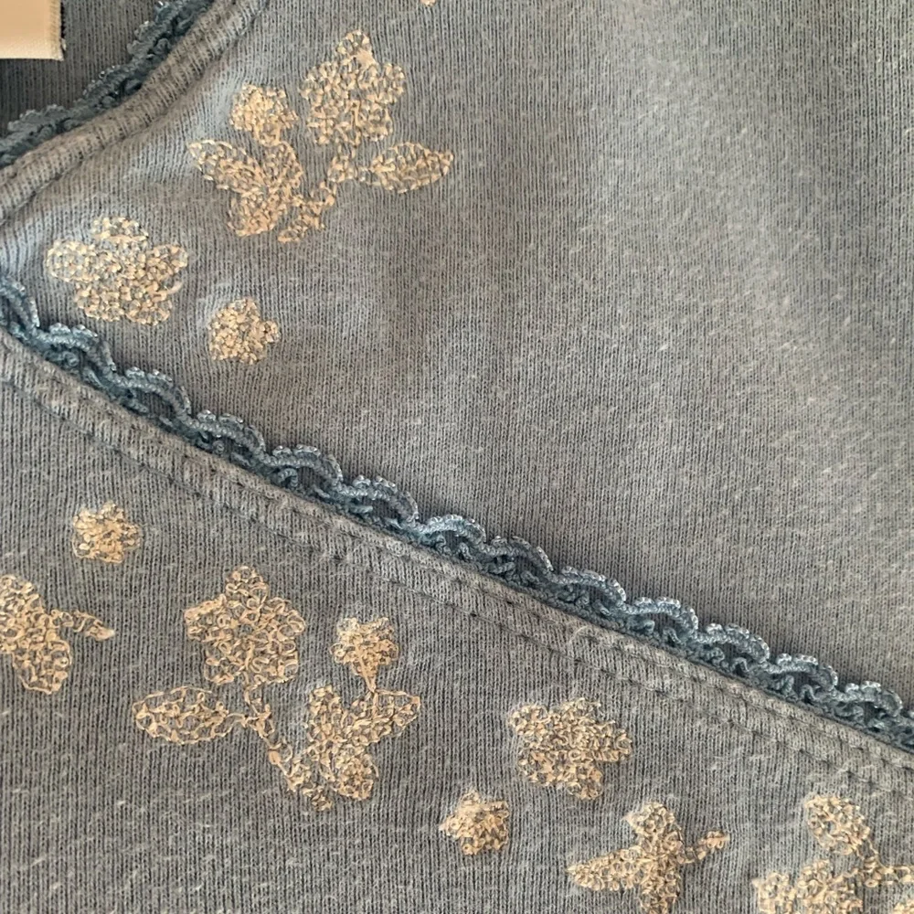 Vintage OshKosh Shirt Girls Size 4 Blue White Floral Embroidered Top Scalloped
